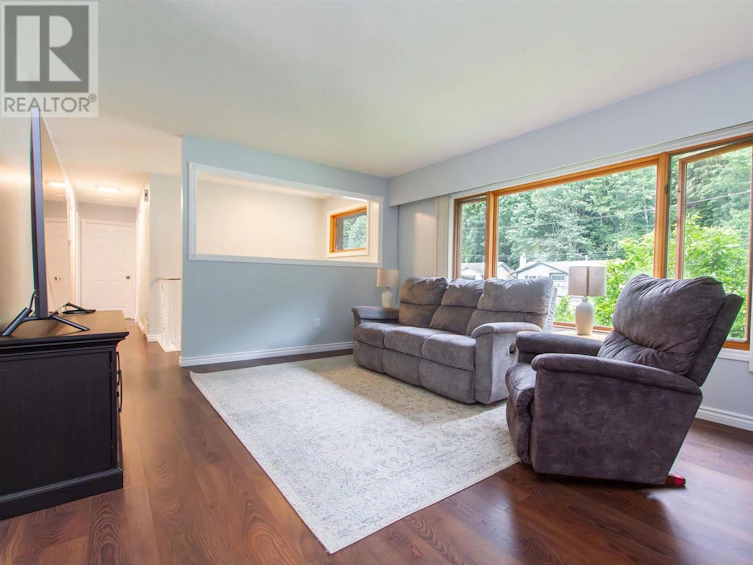 38268 Juniper Crescent, Squamish, BC, V8B 0W6 - 13