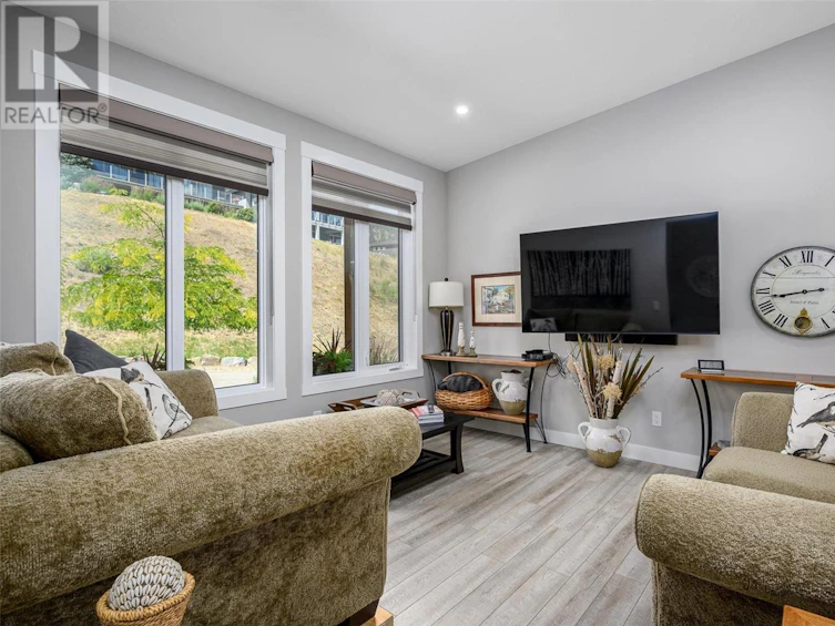 8812 Oxford Road, Vernon, BC, V1H 2K8 - 14