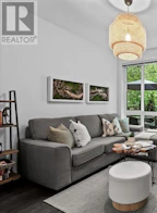 103 733 W 3rd Street