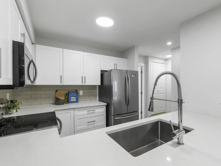 61-8638 159, Surrey, BC, V4N 5P7 - 11