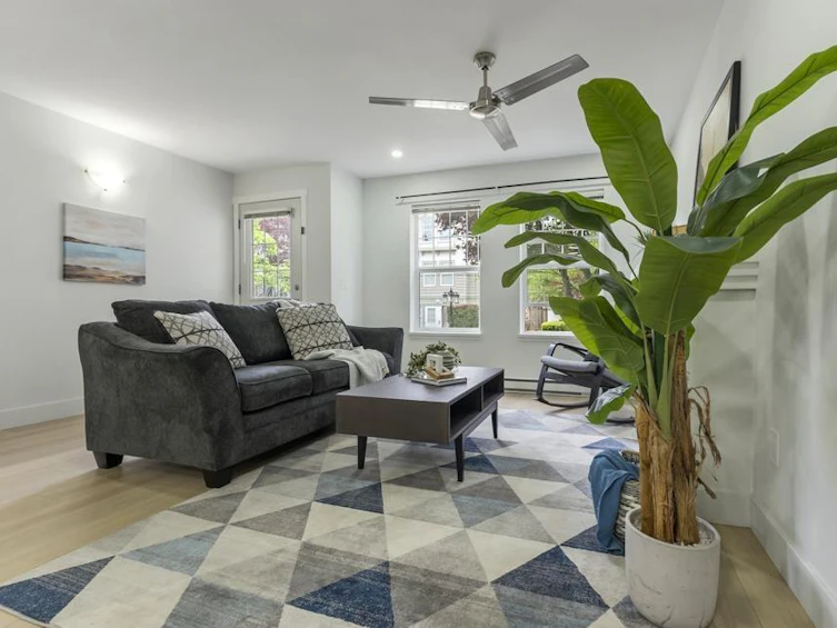 61-8638 159, Surrey, BC, V4N 5P7 - 3