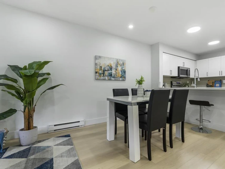 61-8638 159, Surrey, BC, V4N 5P7 - 8