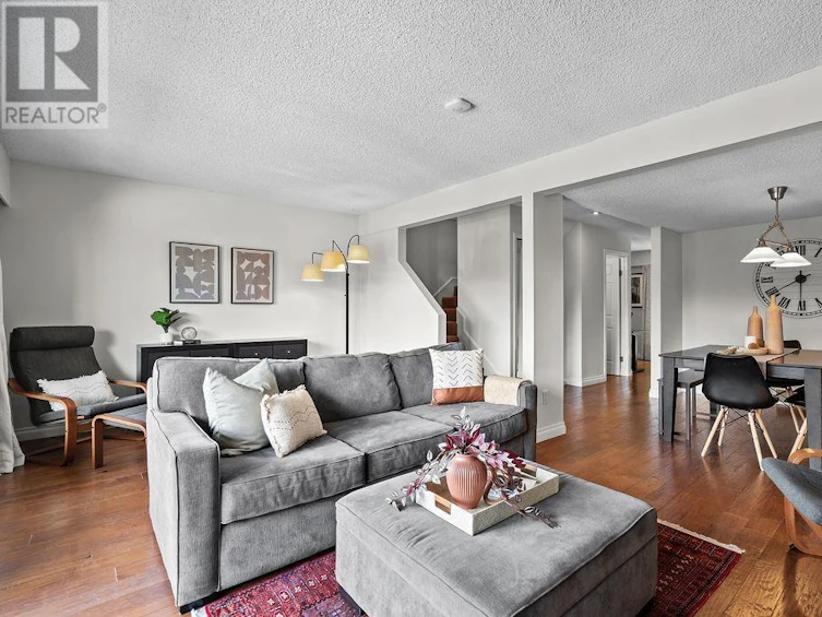 1031 Old Lillooet Road, North Vancouver, BC, V7J 3H7