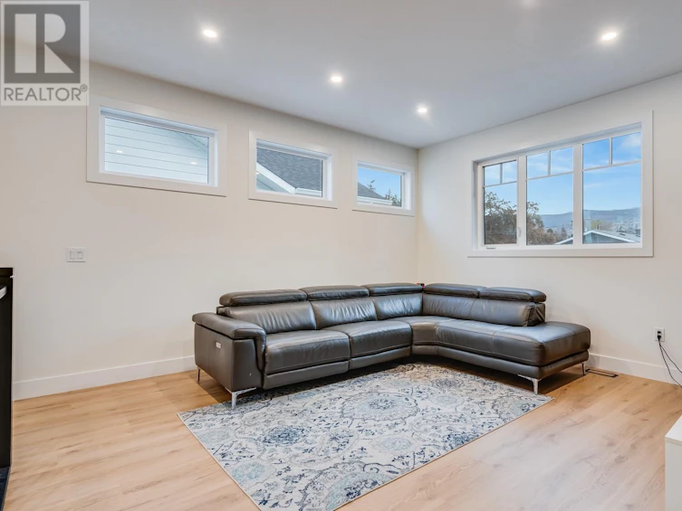 693 Balsam Road, Kelowna, BC, V1W 1C1 - 16