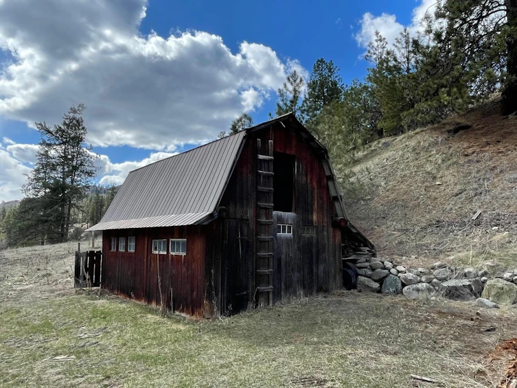 1660 Highway 3, Midway, BC, V0H 1M0 - 11