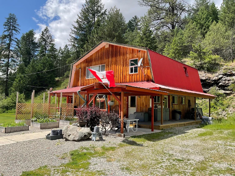 1660 Highway 3, Midway, BC, V0H 1M0 - 3