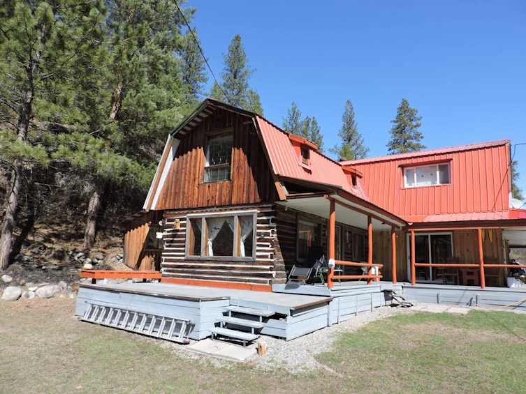 1660 Highway 3, Midway, BC, V0H 1M0 - 4