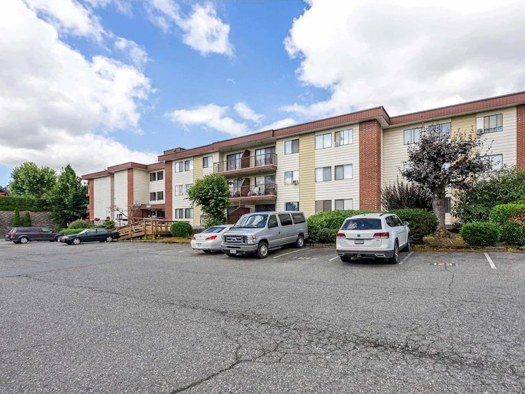 300-1909 Salton, Abbotsford, BC, V2S 5B6 - 2