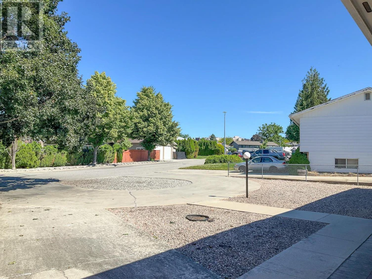 110 Mckeen Place, Penticton, BC, V2A 6W1 - 34