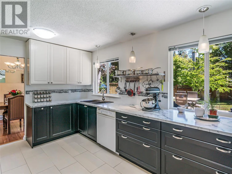 5704 Carlton Road, Nanaimo, BC, V9T 5N7 - 3