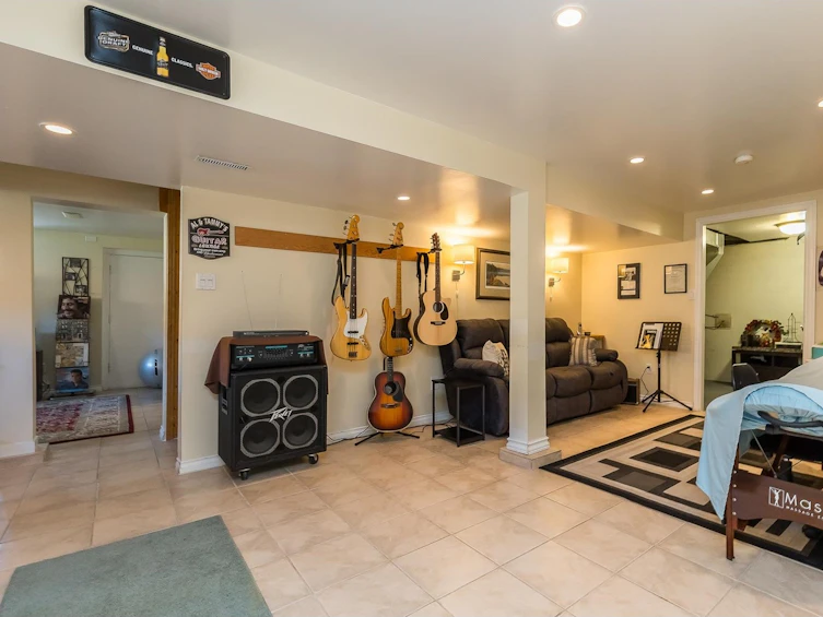 7796 Wren Street, Mission, BC, V2V 3C4 - 30