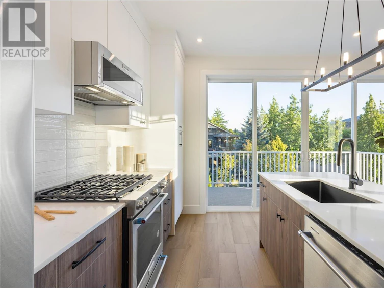 313 Chardonnay Avenue, Oliver, BC, V0H 1T4 - 10