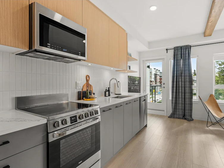 304-10777 138, Surrey, BC, V3T 0T5 - 5