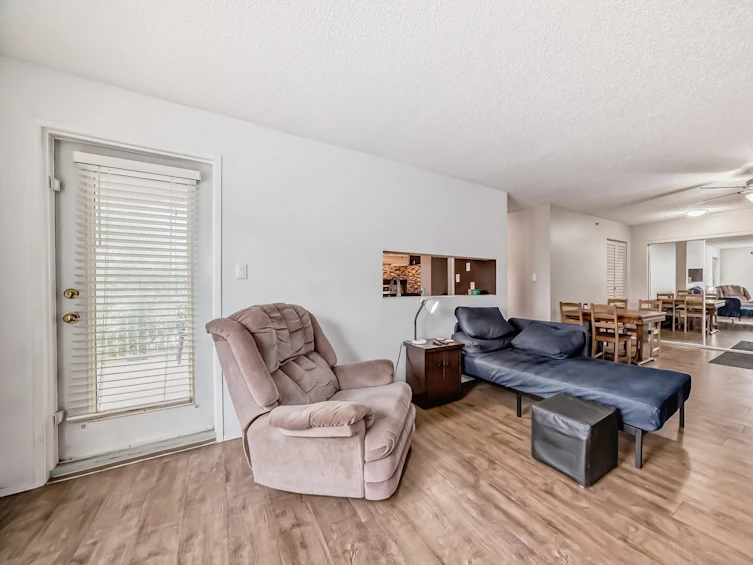 215-11218 80 Street NW, Edmonton, AB, T5V 4V9 - 13