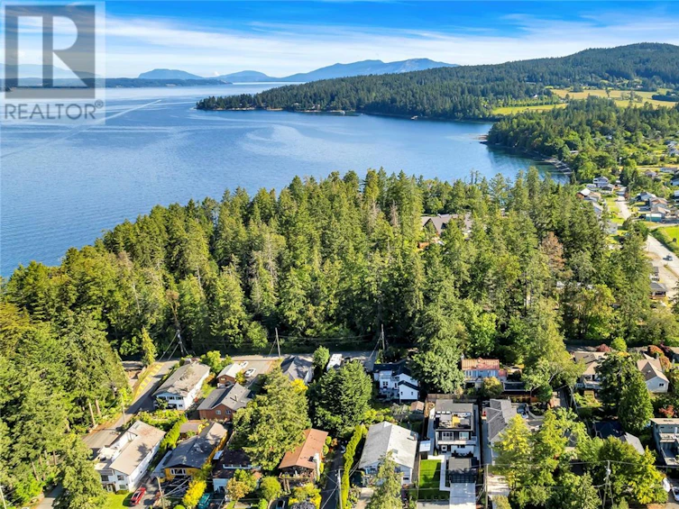 772 Harding Lane, Central Saanich, BC, V8M 2G2 - 15