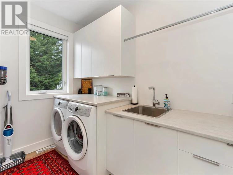772 Harding Lane, Central Saanich, BC, V8M 2G2 - 32