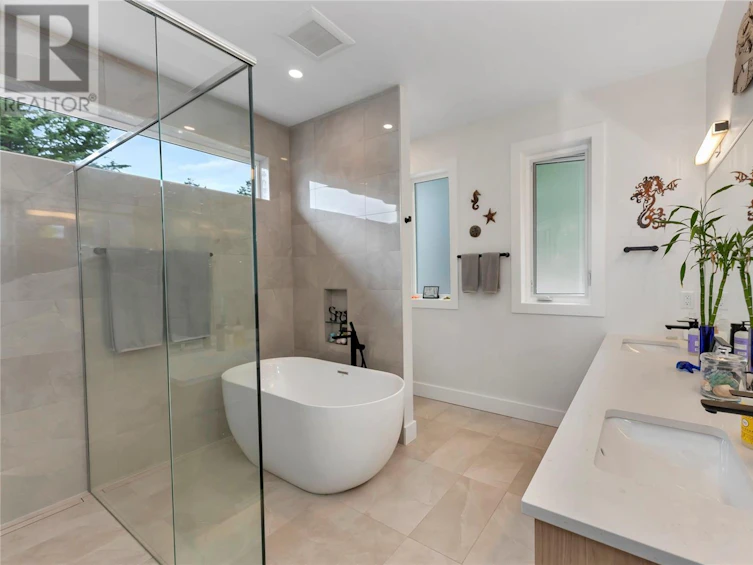 772 Harding Lane, Central Saanich, BC, V8M 2G2 - 34