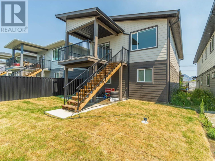 808 Crestline Street, Kamloops, BC, V2B 5X3 - 3