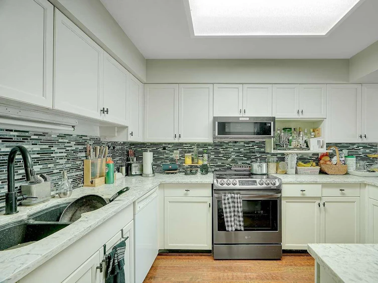 117-10538 153rd, Surrey, BC, V3R 0G6 - 10