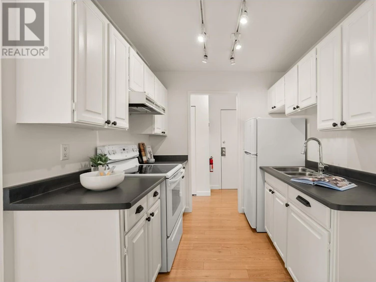 203-330 East 7th Avenue, Vancouver, BC, V5T 4K5 - 11