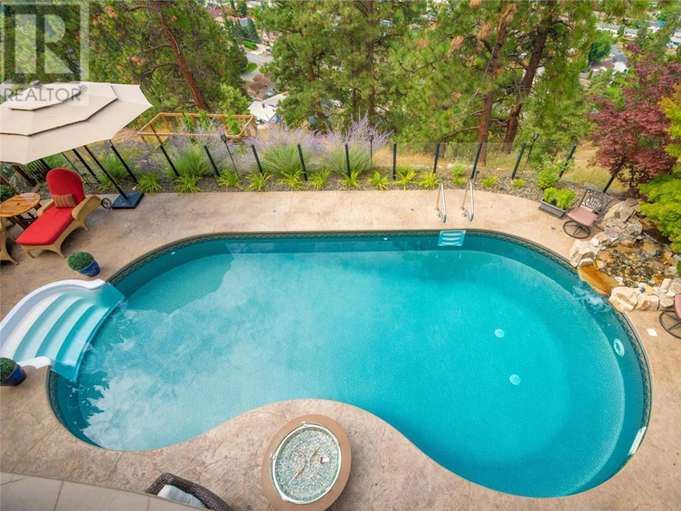 995 Westpoint Drive, Kelowna, BC, V1W 4Z9 - 10