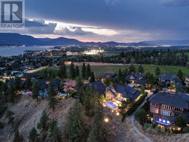 995 Westpoint Drive, Kelowna, BC, V1W 4Z9 - 3