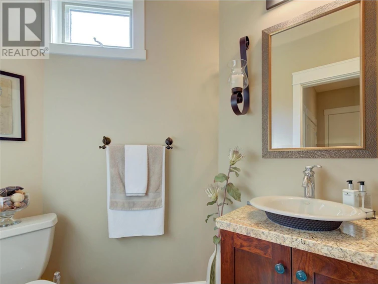 995 Westpoint Drive, Kelowna, BC, V1W 4Z9 - 31