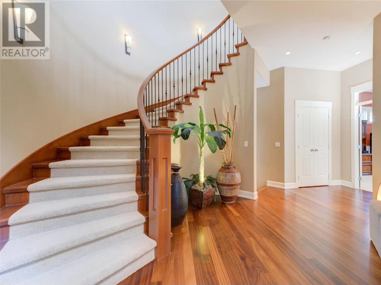 995 Westpoint Drive, Kelowna, BC, V1W 4Z9 - 35