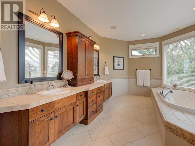 995 Westpoint Drive, Kelowna, BC, V1W 4Z9 - 44