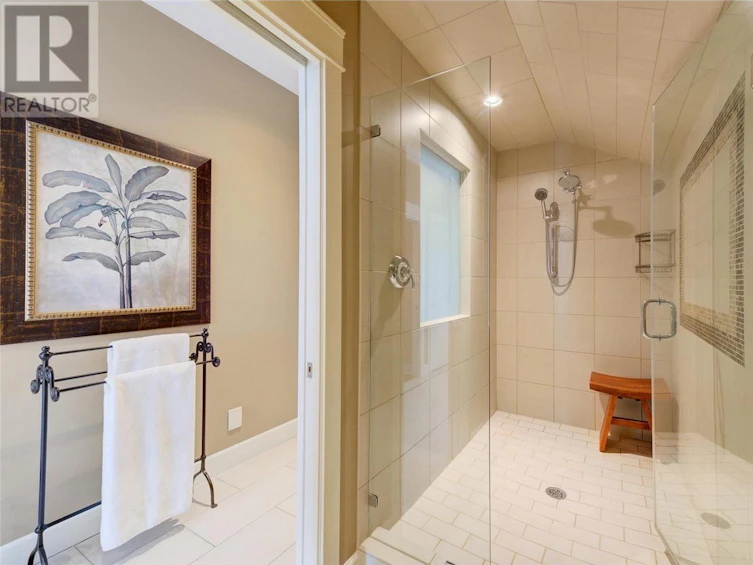 995 Westpoint Drive, Kelowna, BC, V1W 4Z9 - 46