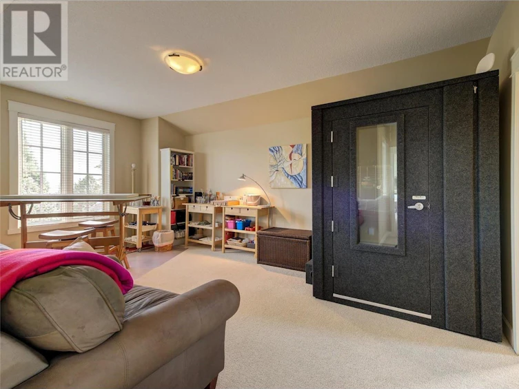 995 Westpoint Drive, Kelowna, BC, V1W 4Z9 - 50