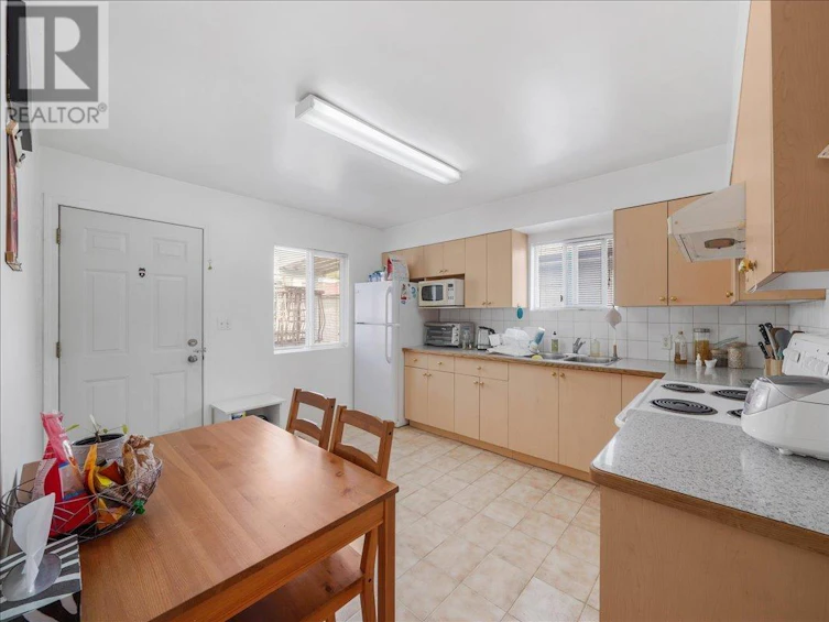 557 Rupert Street, Vancouver, BC, V5K 4K6 - 7