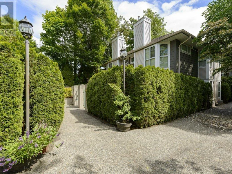 102 - 245 E 19th Avenue, Vancouver BC V5V 1J3