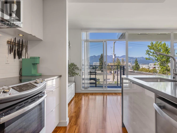 322-289 East 6th Avenue, Vancouver, BC, V5T 0E9 - 2