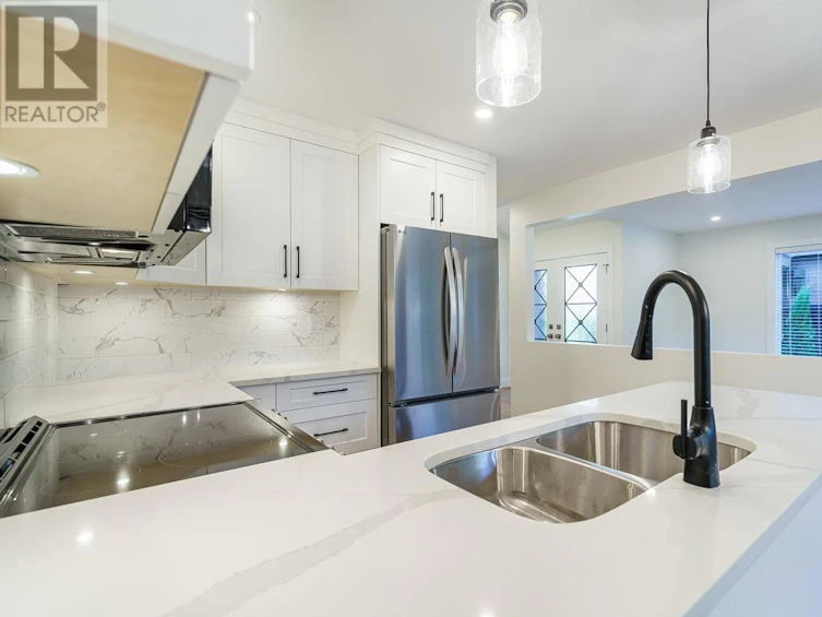 2582 Burian Drive, Coquitlam, BC, V3K 5W9 - 21