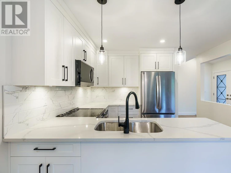 2582 Burian Drive, Coquitlam, BC, V3K 5W9 - 22