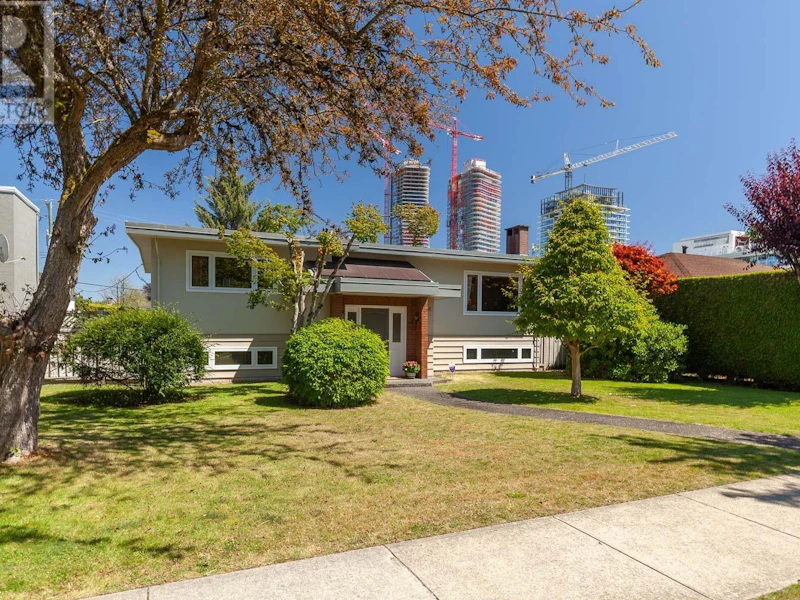 5588 Willow Street, Vancouver BC V5Z 3S4