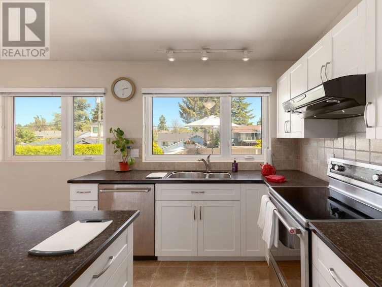 5588 Willow Street, Vancouver, BC, V5Z 3S4 - 12