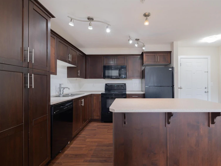 202-46289 Yale Road, Chilliwack, BC, V2P 0B9 - 5