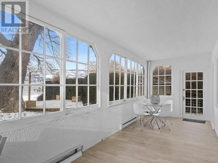 2072 Abbott Street, Kelowna, BC, V1Y 1C6 - 24