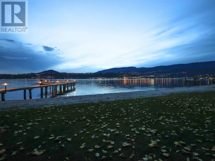 2072 Abbott Street, Kelowna, BC, V1Y 1C6 - 25