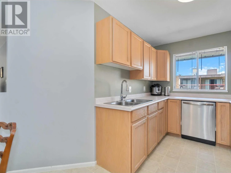 107-558 Rochester Avenue, Coquitlam, BC, V3K 2T9 - 4