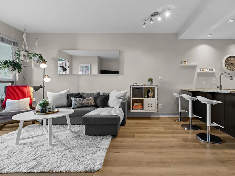 205-2970 King George, Surrey, BC, V4P 0E6 - 10