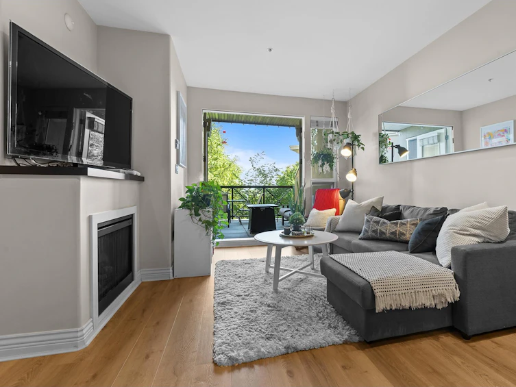 205-2970 King George, Surrey, BC, V4P 0E6 - 11