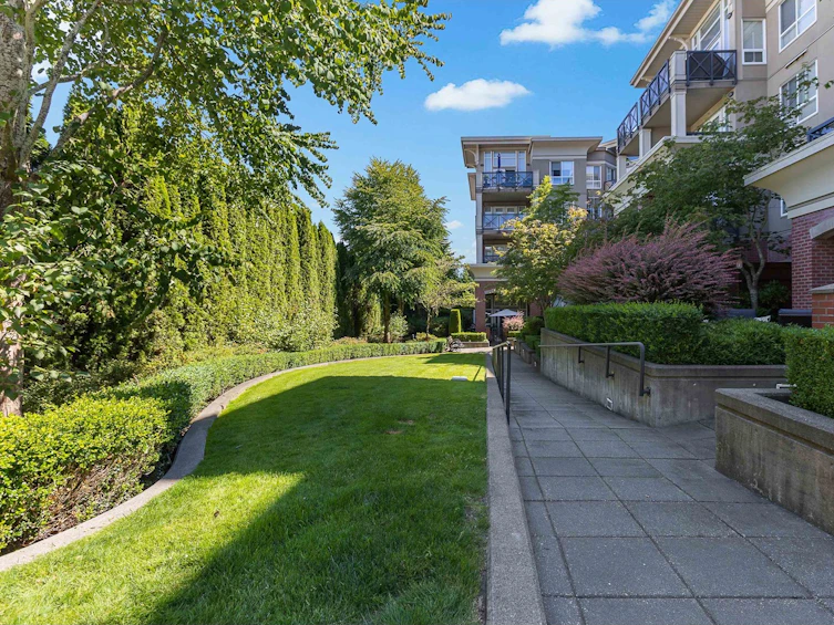 205-2970 King George, Surrey, BC, V4P 0E6 - 30