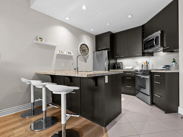 205-2970 King George, Surrey, BC, V4P 0E6 - 7