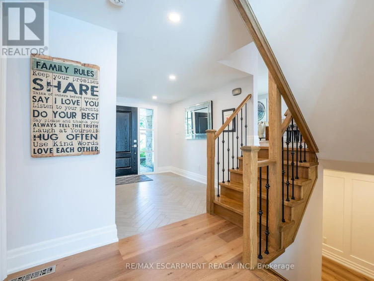 1245 Sycamore Drive, Burlington, ON, L7M 1G8 - 12