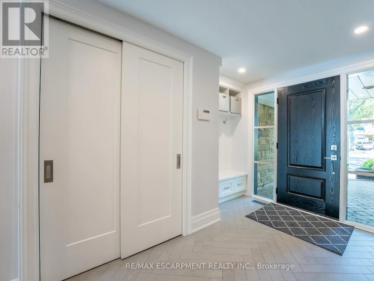 1245 Sycamore Drive, Burlington, ON, L7M 1G8 - 4