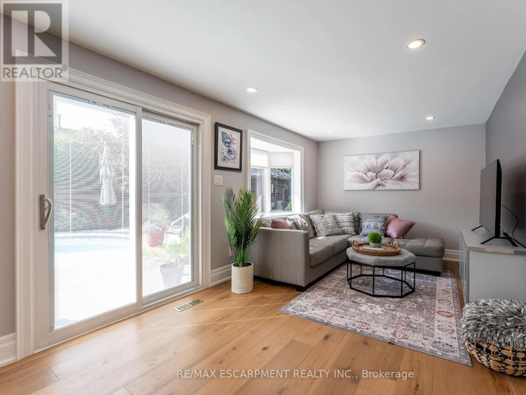 1245 Sycamore Drive, Burlington, ON, L7M 1G8 - 6