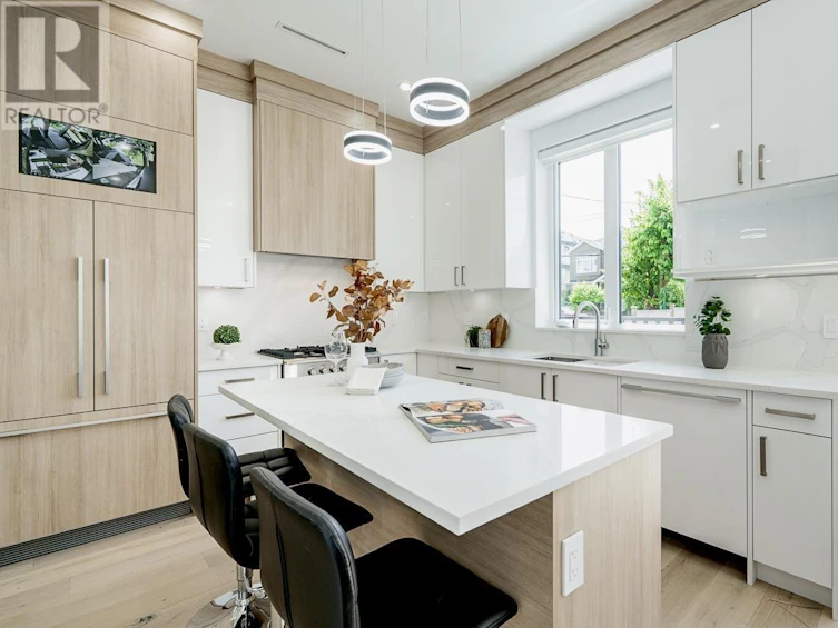 2650 East 25 Avenue, Vancouver, BC, V5R 1H5 - 10